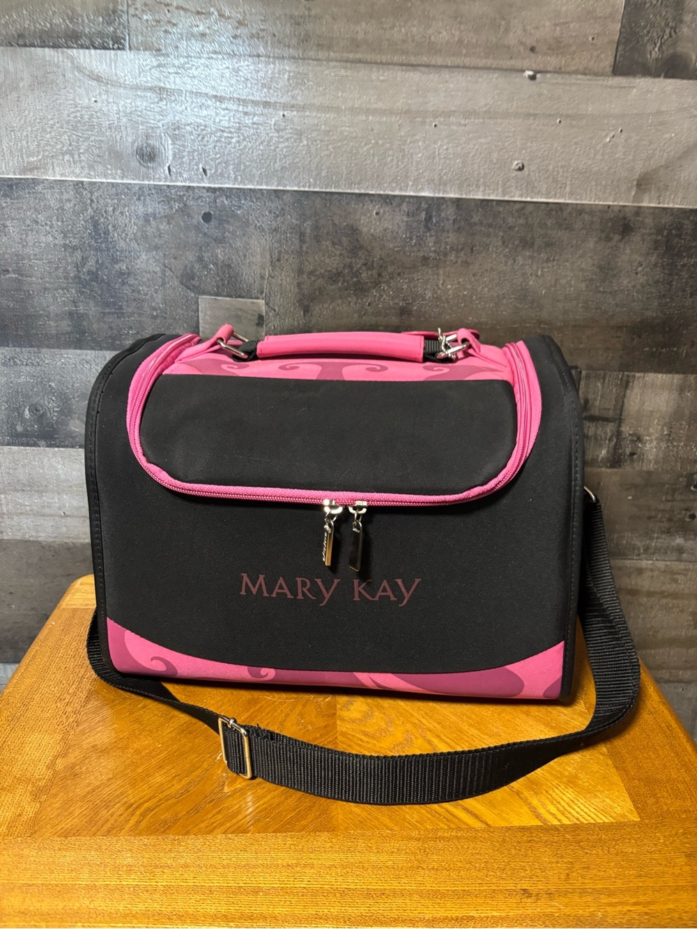 Mary Kay Black & Bright Pink Travel Cosmetic Case 12.5”x8”x13” w/ shoulder strap
